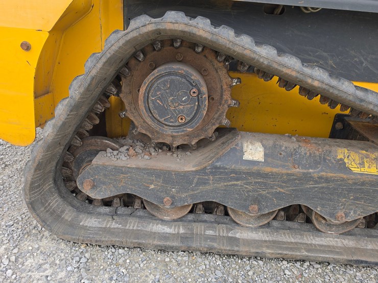2022-new-holland-c232-image-21