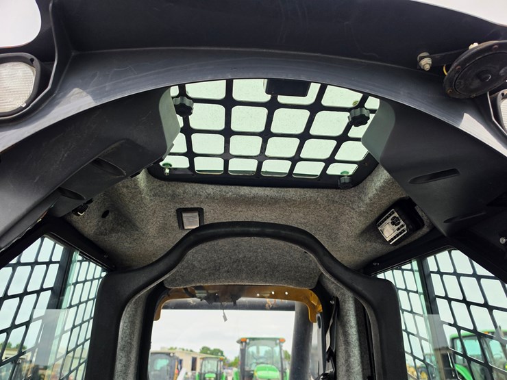 2015-deere-323e-image-8