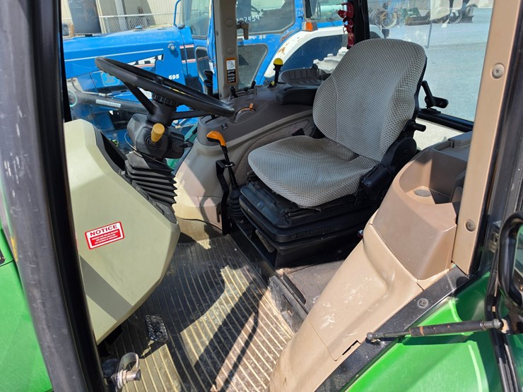 2016-john-deere-5085m-image-6