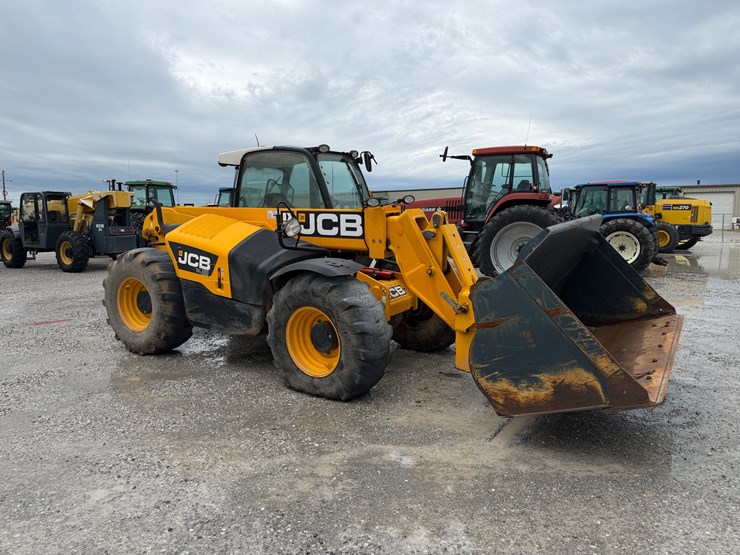 2014-jcb-541-image-22