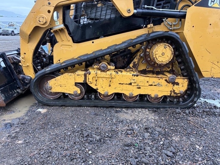 2016-caterpillar-249d-image-11
