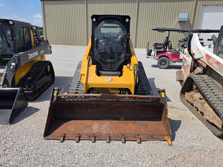 2020-caterpillar-299d3-image-2