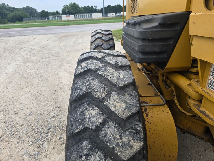 2007-caterpillar-12h-image-53