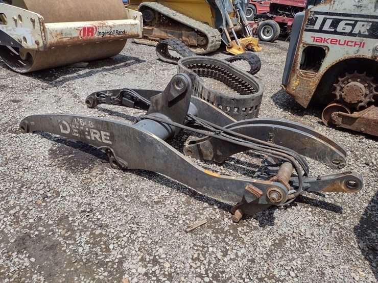 deere-324l-image-9