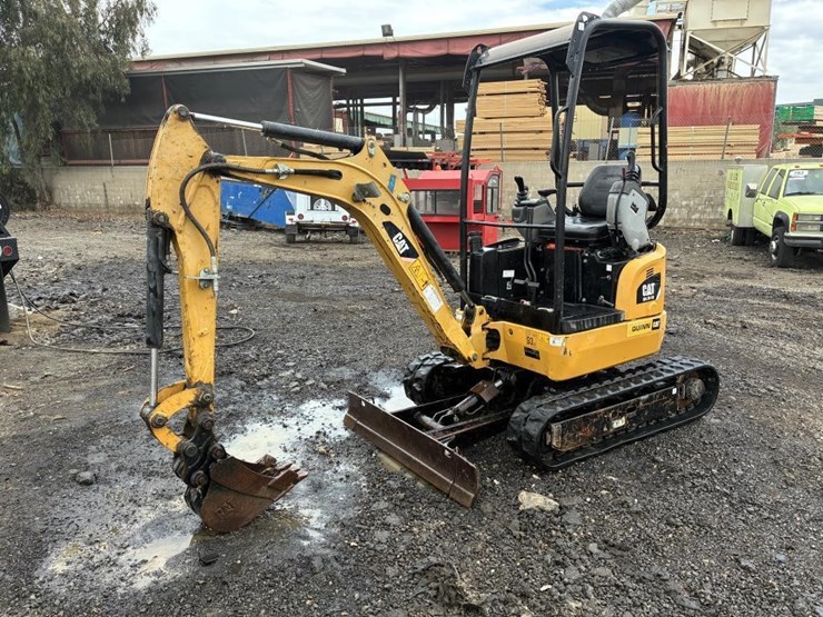 2013-caterpillar-301.7d-cr-image-1