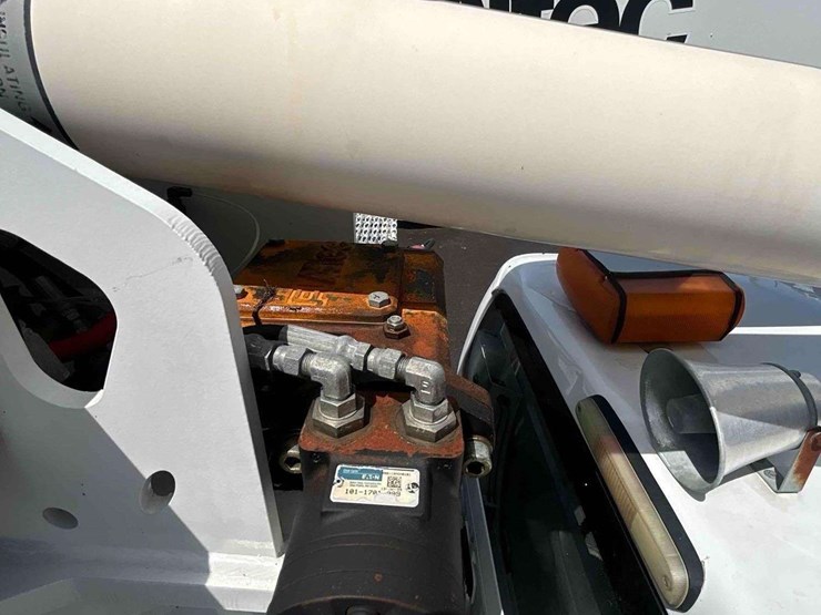 2009-altec-at37g-image-57