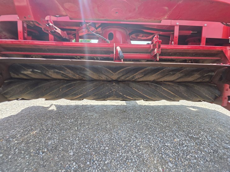 2013-new-holland-h7450-image-6