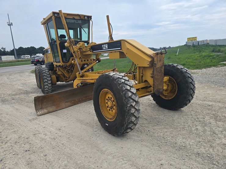 2007-caterpillar-12h-image-28