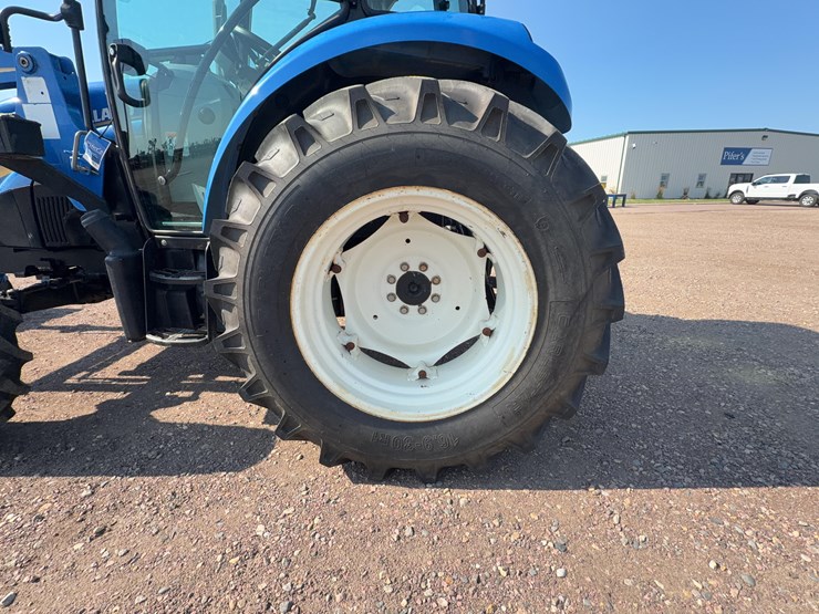 new-holland-t4.75-image-15