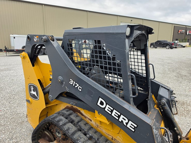 2022-deere-317g-image-22
