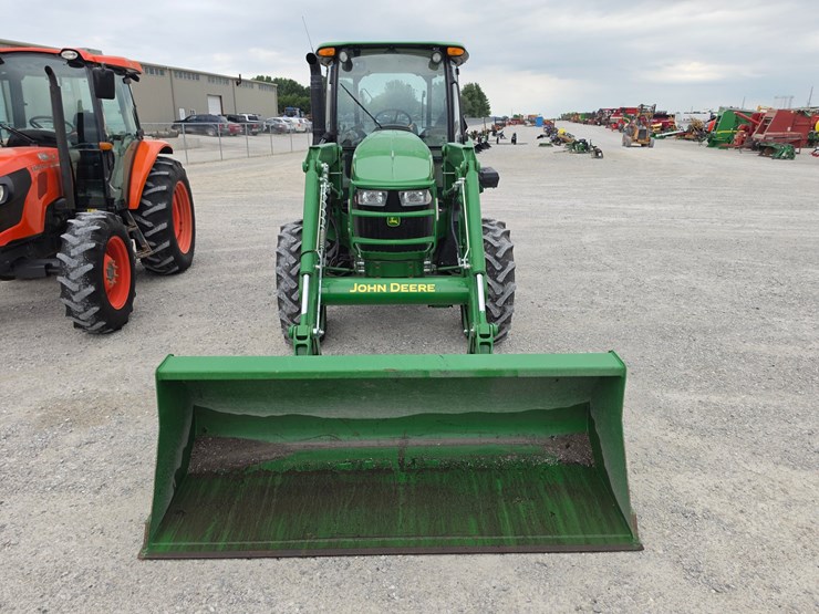 2023-john-deere-5100e-image-2