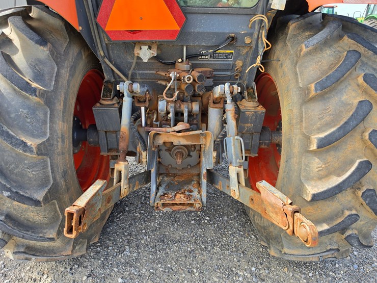 2017-kubota-m7060-image-31