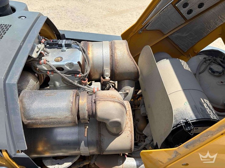 2020-deere-310l-image-21