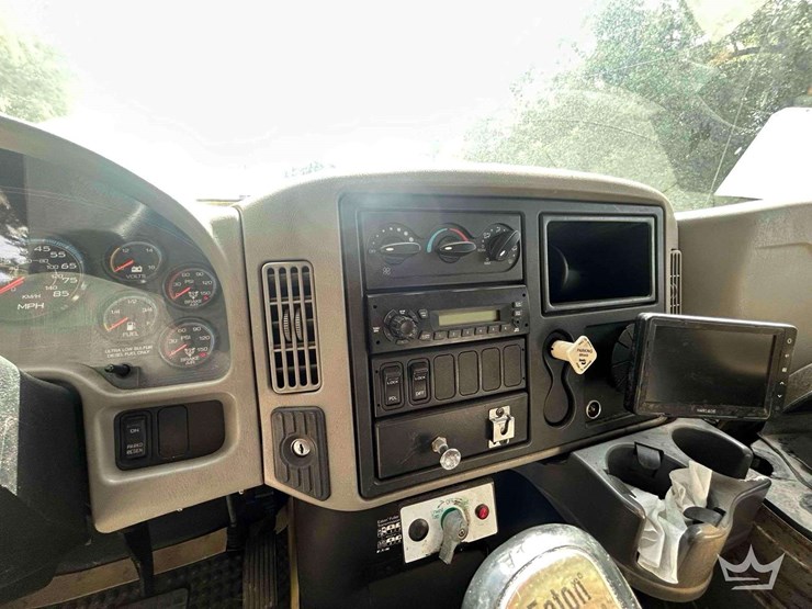 2011-international-workstar-7500-image-25