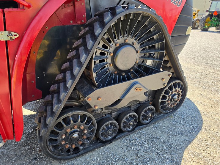 2014-case-ih-420-image-27
