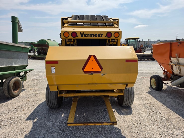 2005-vermeer-604m-image-9