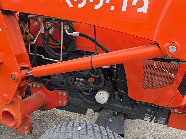2021-kubota-l4701-image-19