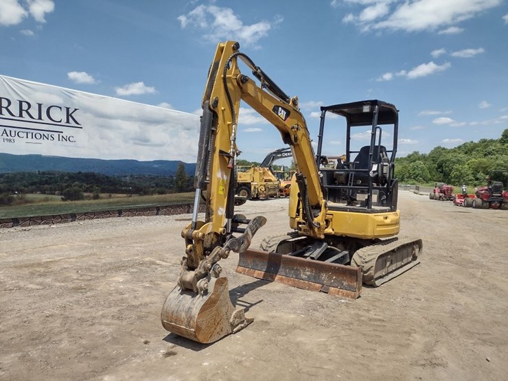 caterpillar-303-image-34