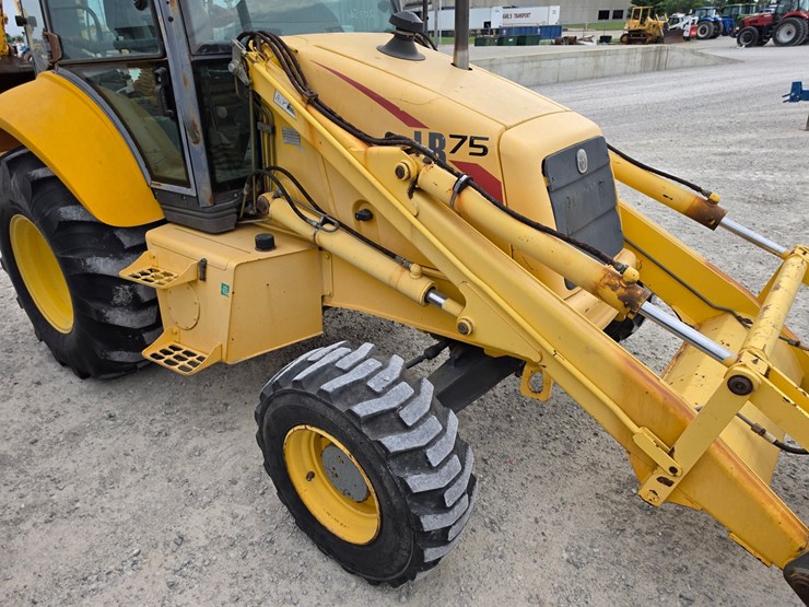 2001-new-holland-lb75-image-24