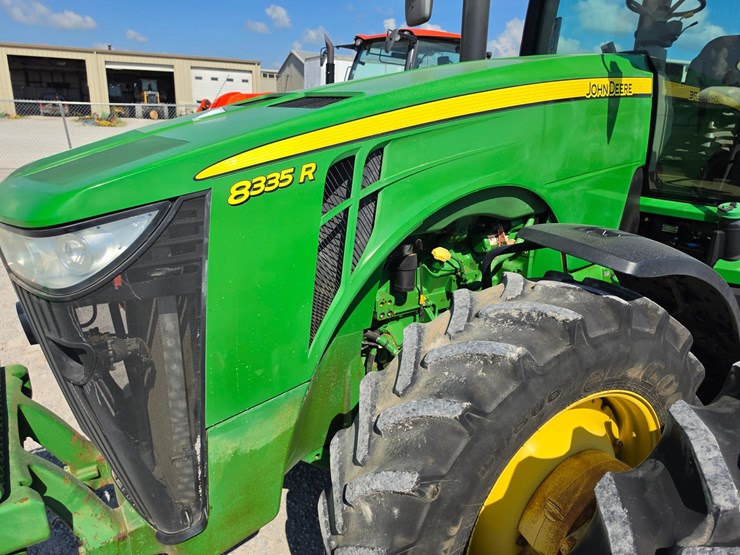 2012-john-deere-8335r-image-4