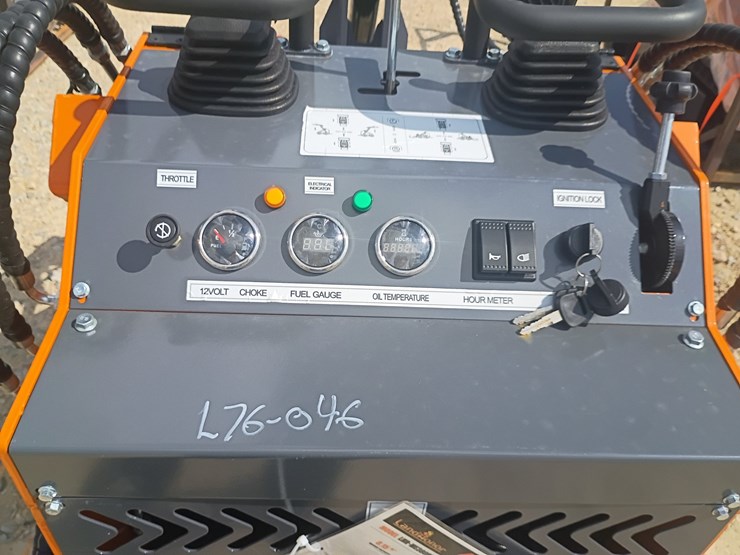 #l76-046-•-2026-landhonor-me380-mini-skid-steer-image-12