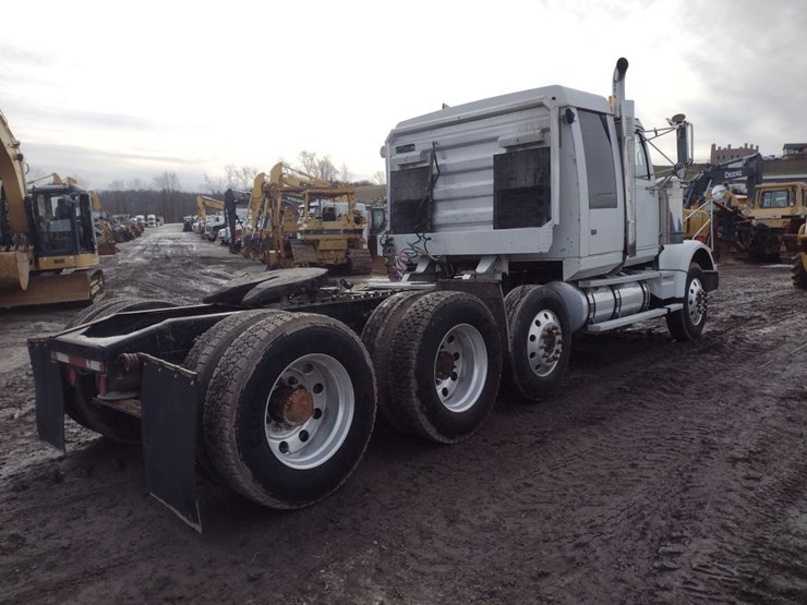 2005-western-star-4900fa-image-40
