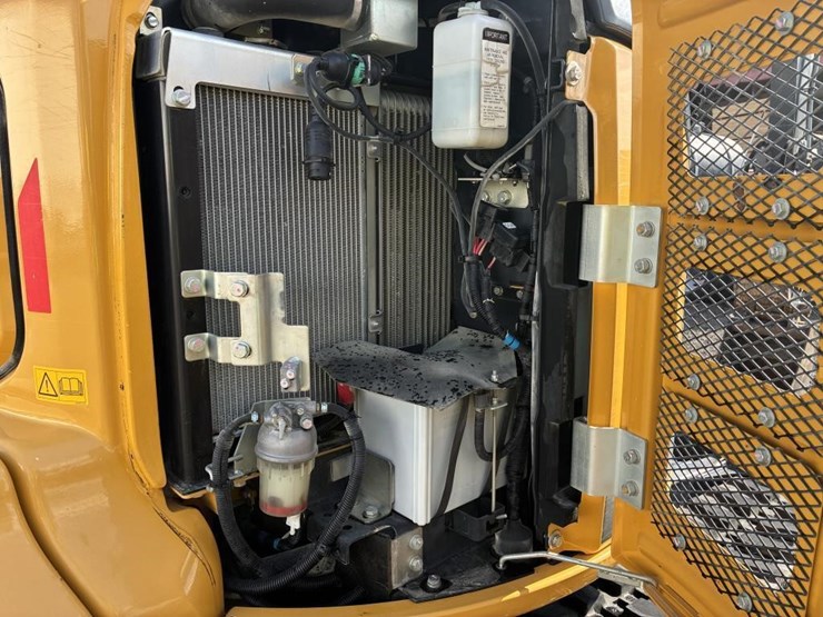 2023-deere-35g-image-34