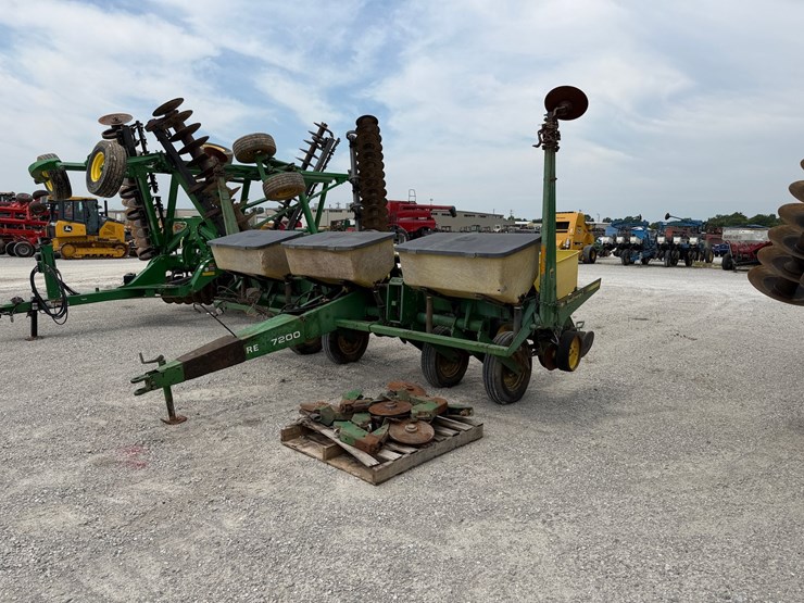 john-deere-7200-image-1