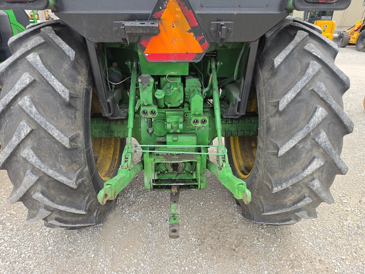 john-deere-4040-image-8