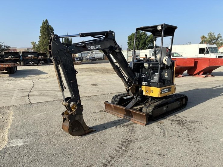 2017-deere-26g-image-1