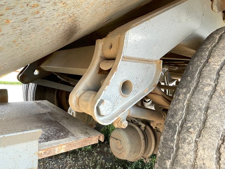 #1260-•-2013-jet-co-tandem-axle-26'-grain-trailer-(has-wi-title)-image-23