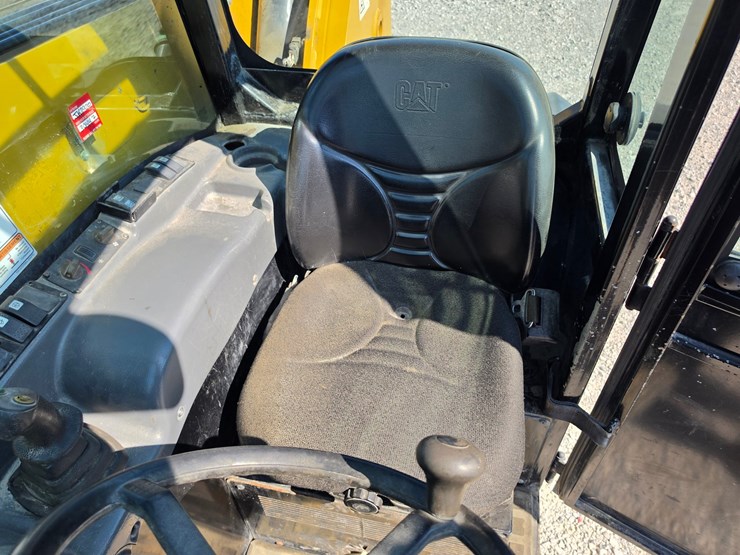 2016-caterpillar-th255c-image-8