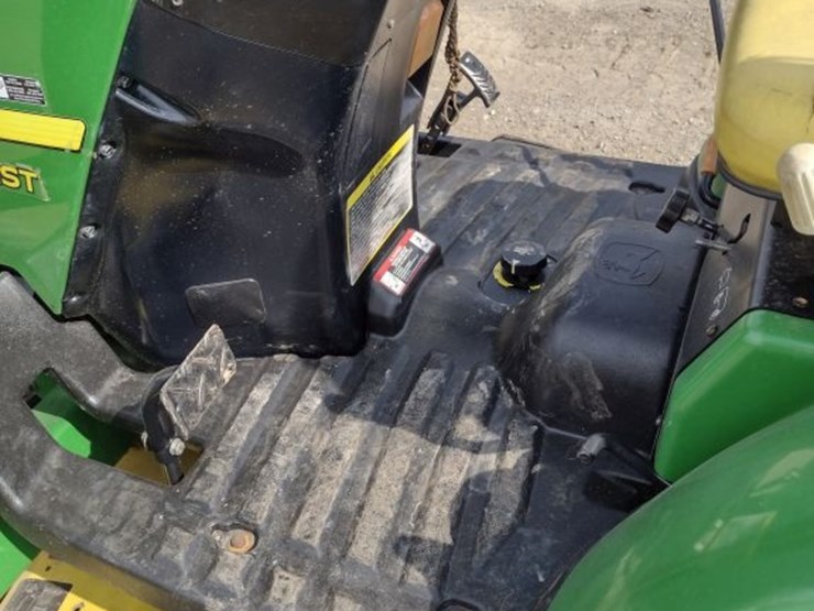 john-deere-2305-image-12