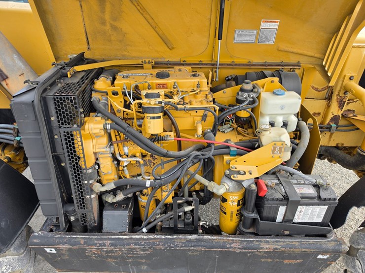 1999-caterpillar-th63-image-18
