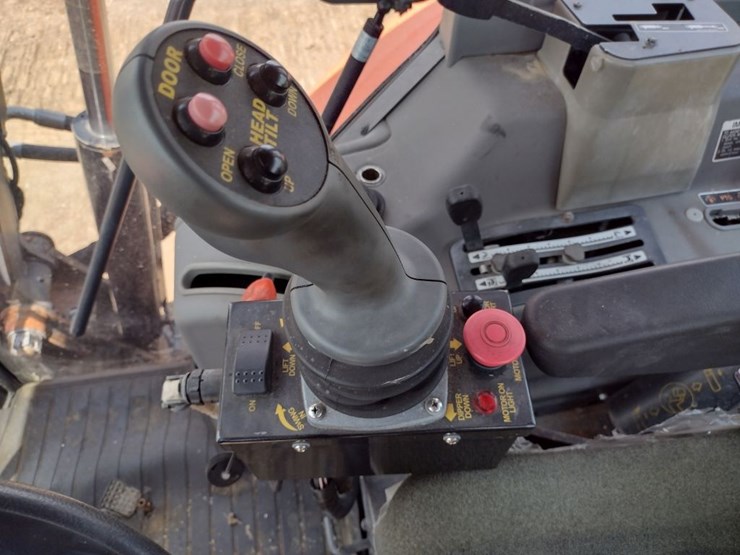 kubota-m108s-image-10