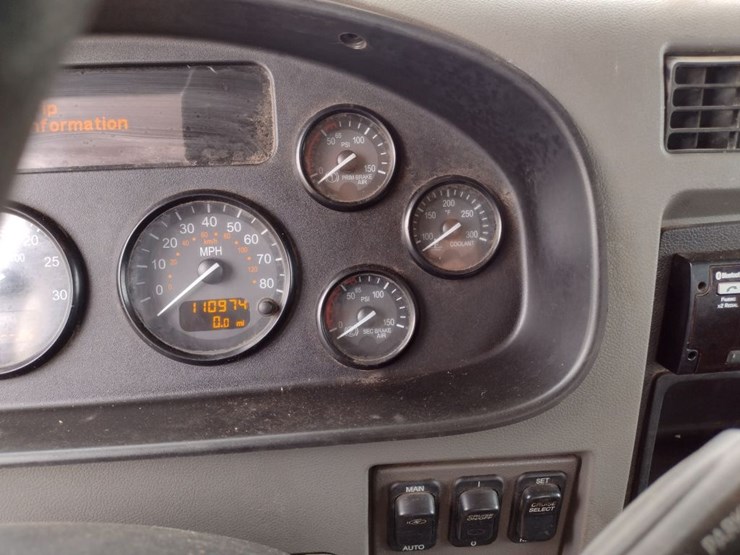 peterbilt-337-image-13
