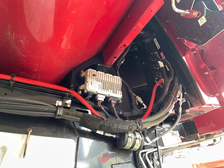 2018-case-ih-7240-image-36