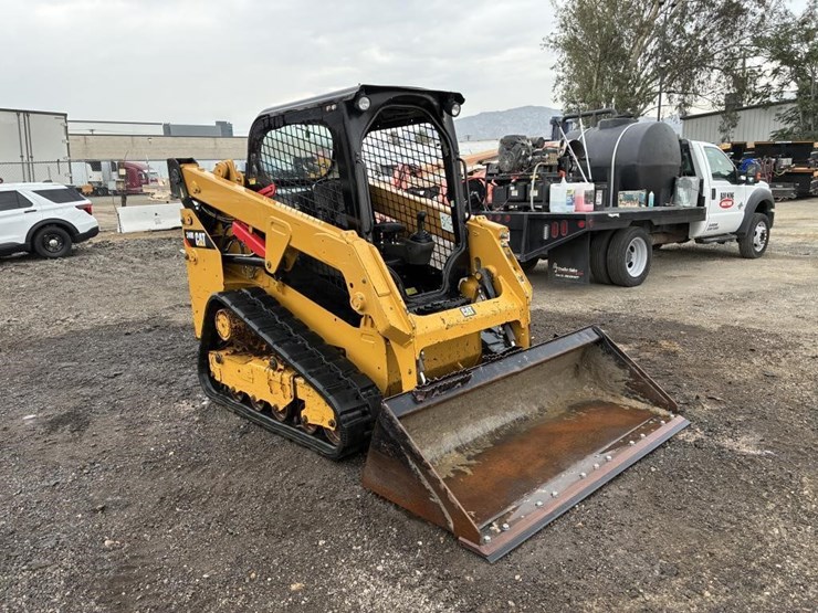 2016-caterpillar-249d-image-2