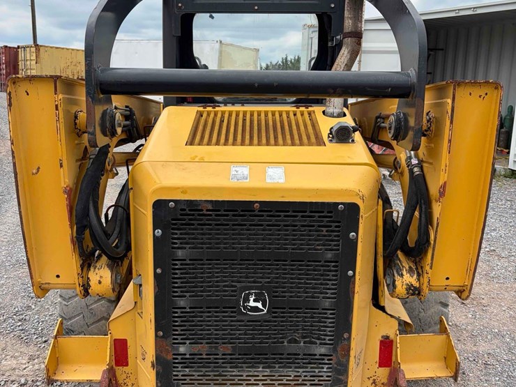 john-deere-325-image-4