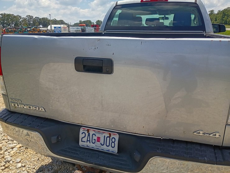 2010-toyota-tundra-image-70