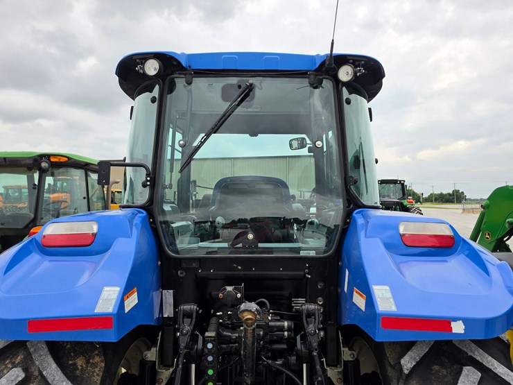 2017-new-holland-t5.110-image-11