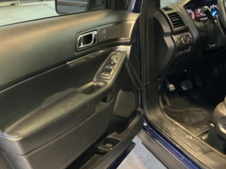 2018-ford-explorer-image-22