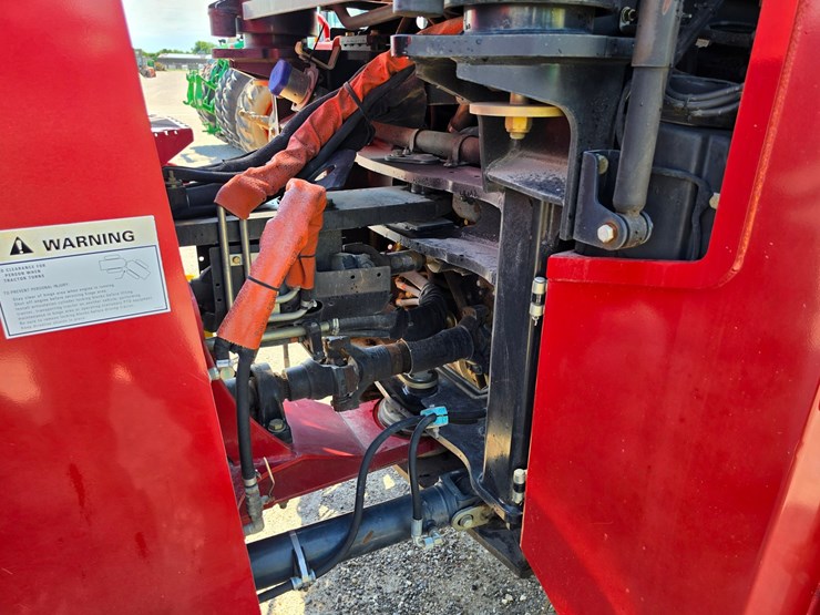 2014-case-ih-420-image-25