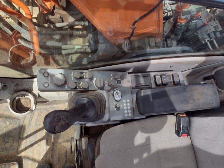 hitachi-zx160-lc-6n-image-8