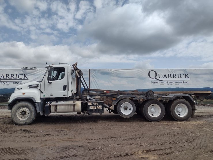 freightliner-114sd-image-1