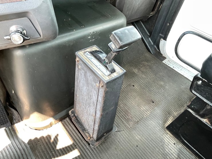 1990-ford-l8000-image-60