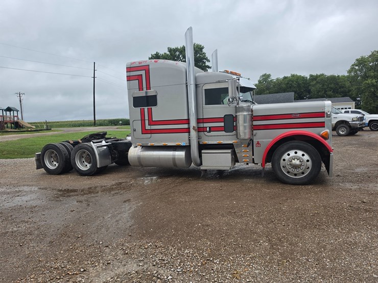 2006-peterbilt-379-image-23