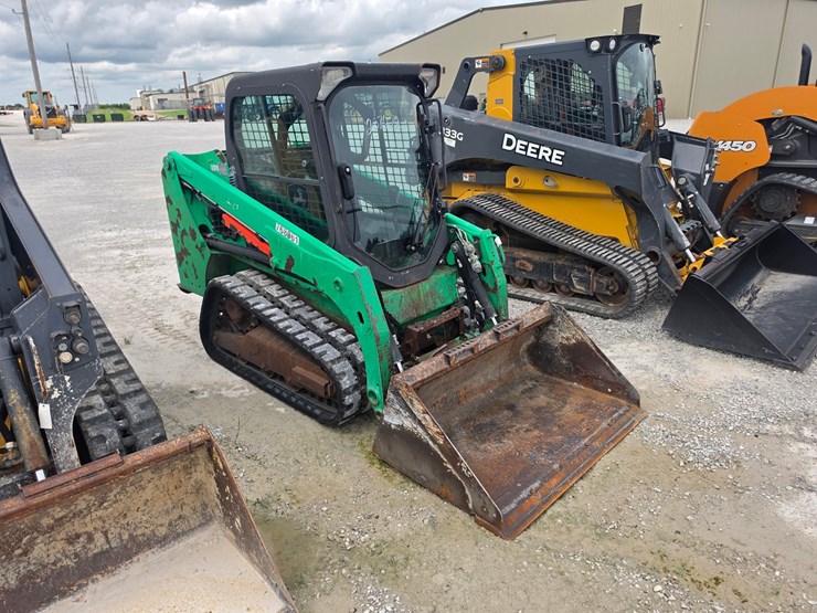 2015-bobcat-t450-image-24