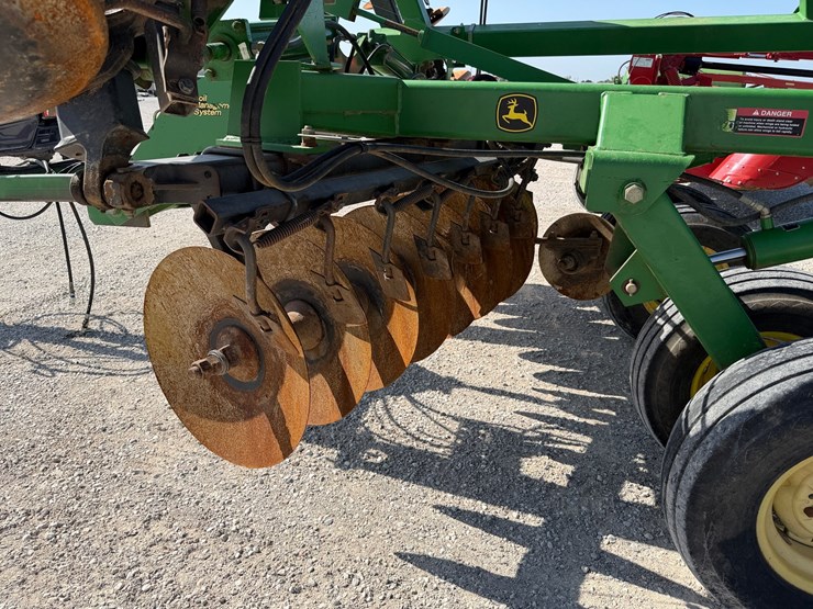 2004-john-deere-637-image-12