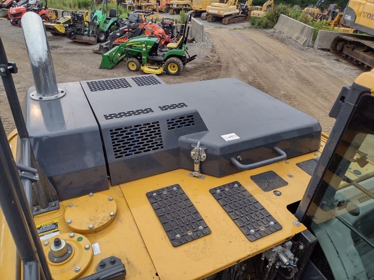 john-deere-24-image-35